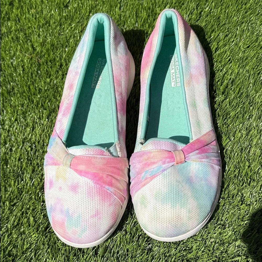 Skechers Pastel Tie-Dye Slip-On Flats in Pink Mint Blue Size 8.5